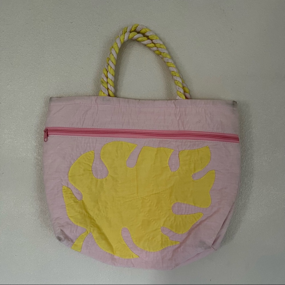 Large Hawaiian quilt travel bag